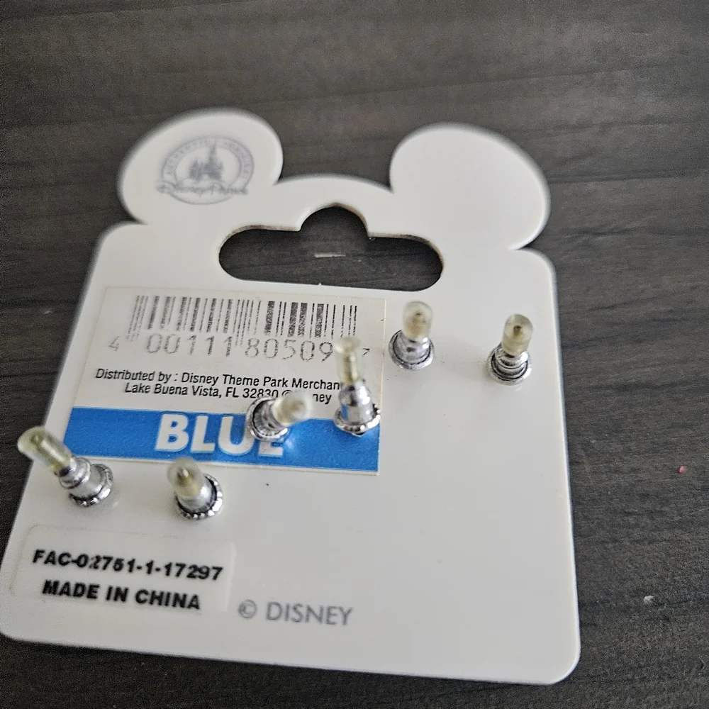 New Disneyland Heart & Mickey Earrings Set - Picture 6 of 6